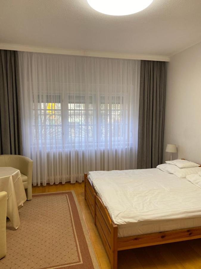 Part Cafe Residence Dunakeszi Bagian luar foto