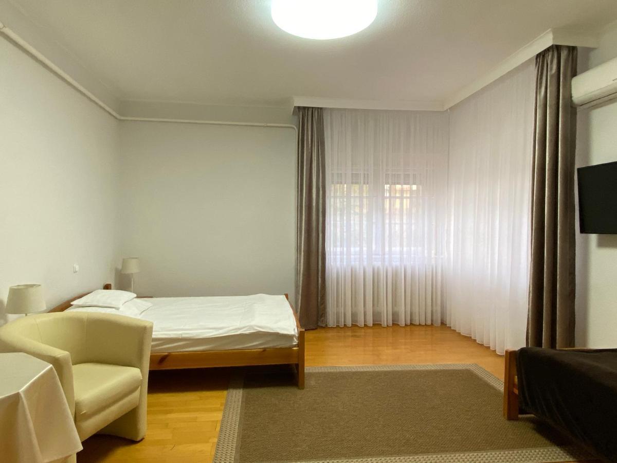 Part Cafe Residence Dunakeszi Bagian luar foto