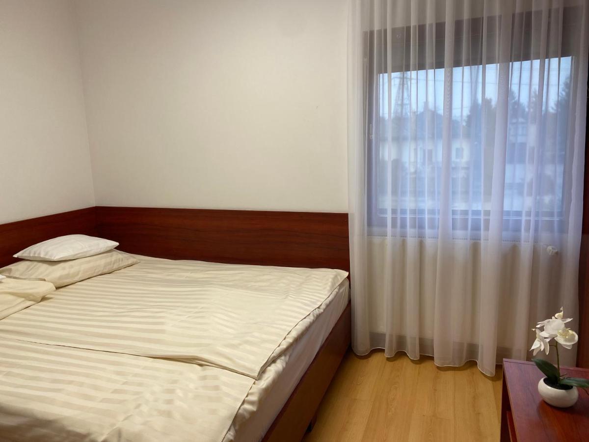 Part Cafe Residence Dunakeszi Bagian luar foto