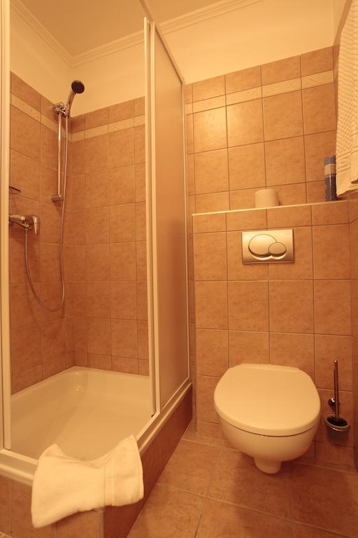 Part Cafe Residence Dunakeszi Ruang foto