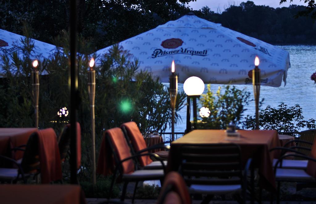 Part Cafe Residence Dunakeszi Bagian luar foto